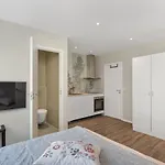 Central Studio Apartment Apt 103